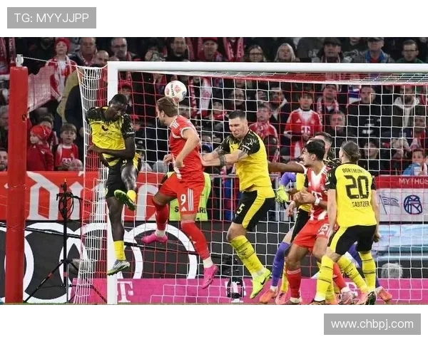 拜仁半场压制多特射门次数11比0 得分机会领先2比0